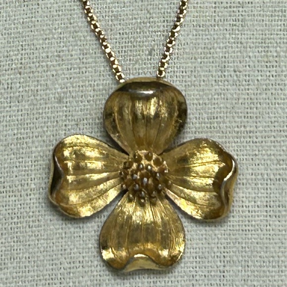 Vintage Pendant Necklace Signed Crown Trifari Beautiful Gold Tone Dogwood Flower